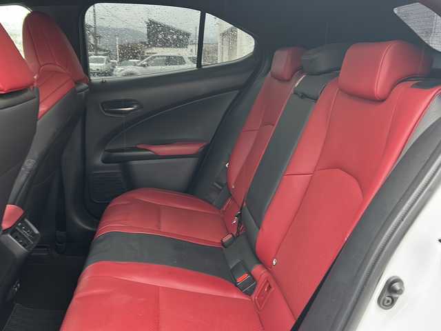 レクサス ＵＸ 250h Fスポーツ 秋田県 2019(平31)年 7.1万km ホワイトノーヴァガラスフレーク 純正ナビ/・フルセグテレビ/・ＣＤ、ＤＶＤ、ＳＤ/・ＵＳＢ/・ＢＴ/・Ｍｉｒａｃａｓｔ/・ラジオ/前席シートヒーター、ベンチレーション/前席パワーシート/電動リアゲート/パドルシフト/ステアリングスイッチ/クルーズコントロール/電動格納ミラー/オールオートウィンドウ/走行モード切替機能/横滑り防止装置/車線逸脱警報装置/衝突軽減装置/社外AW組冬タイヤ積載