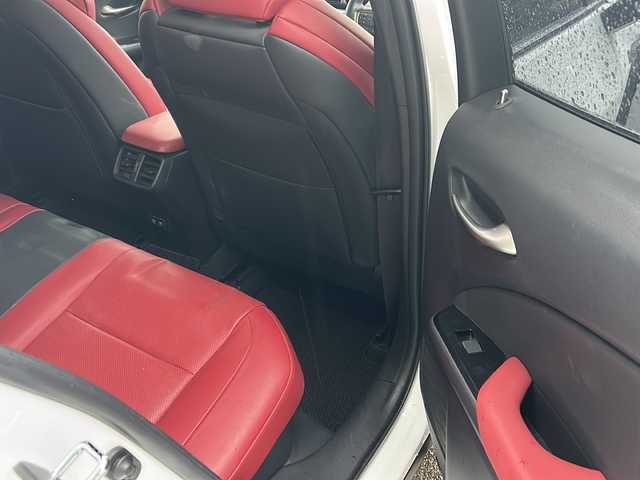 レクサス ＵＸ 250h Fスポーツ 秋田県 2019(平31)年 7.1万km ホワイトノーヴァガラスフレーク 純正ナビ/・フルセグテレビ/・ＣＤ、ＤＶＤ、ＳＤ/・ＵＳＢ/・ＢＴ/・Ｍｉｒａｃａｓｔ/・ラジオ/前席シートヒーター、ベンチレーション/前席パワーシート/電動リアゲート/パドルシフト/ステアリングスイッチ/クルーズコントロール/電動格納ミラー/オールオートウィンドウ/走行モード切替機能/横滑り防止装置/車線逸脱警報装置/衝突軽減装置/社外AW組冬タイヤ積載