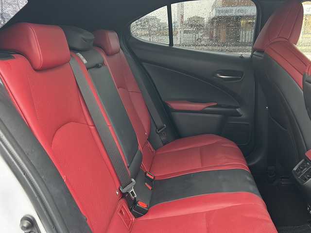 レクサス ＵＸ 250h Fスポーツ 秋田県 2019(平31)年 7.1万km ホワイトノーヴァガラスフレーク 純正ナビ/・フルセグテレビ/・ＣＤ、ＤＶＤ、ＳＤ/・ＵＳＢ/・ＢＴ/・Ｍｉｒａｃａｓｔ/・ラジオ/前席シートヒーター、ベンチレーション/前席パワーシート/電動リアゲート/パドルシフト/ステアリングスイッチ/クルーズコントロール/電動格納ミラー/オールオートウィンドウ/走行モード切替機能/横滑り防止装置/車線逸脱警報装置/衝突軽減装置/社外AW組冬タイヤ積載