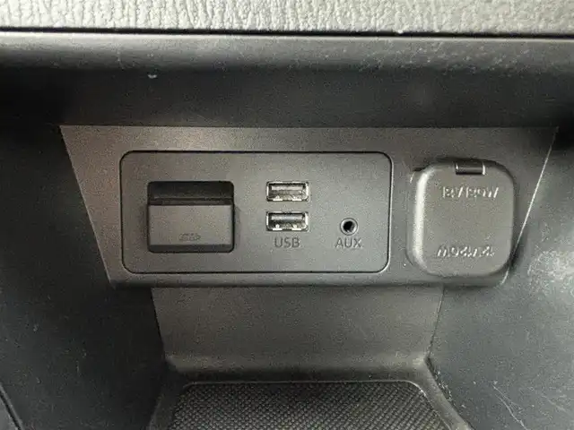 マツダ デミオ XD ツーリング 千葉県 2014(平26)年 7.8万km ソウルレッドプレミアムメタリック 純正ナビ/ヘッドアップディスプレイ/ディーゼルターボ/バックカメラ/ＥＴＣ/パドルシフト/チルトステアリング/クルーズコントロール/ステアリングスイッチ　/横揺れ防止装置/衝突軽減ブレーキ/純正アルミホイール/オートライト/地図SDあり