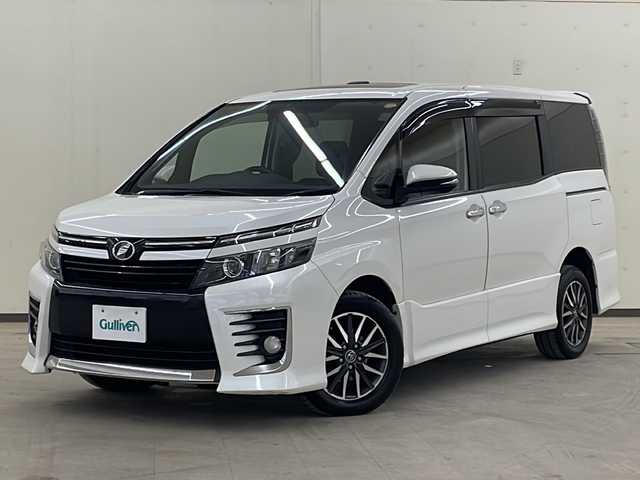 トヨタ ヴォクシー ZS 道央・札幌 2015(平27)年 17.1万km ホワイトパールクリスタルシャイン /4WD//社外ナビ/（AM/FM/TV/BT）//スペアキー//純正エンジンスターター//オートライト//フォグライト//ステアリングリモコン//プッシュスタート//バックカメラ//ETC//寒冷地仕様//ワイパーデアイサー//サンルーフ//サンシェード//純正フロアマット//ドアバイザー//純正16インチAW//冬タイヤ社外AWセット積込
