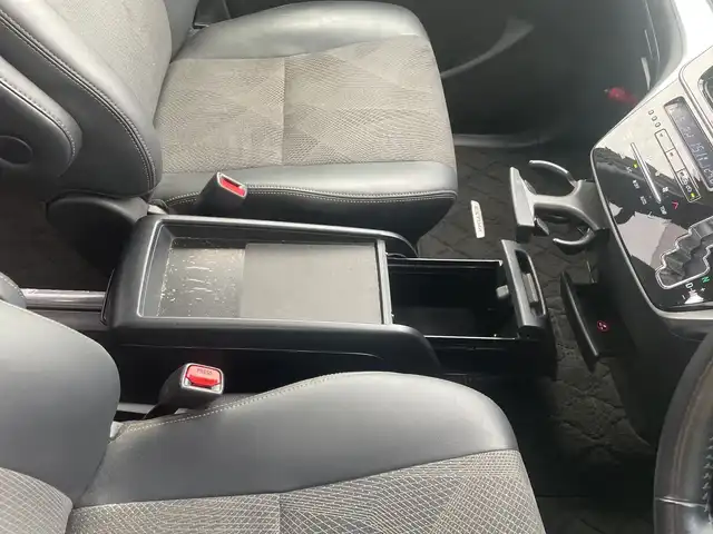 トヨタ エスティマ アエラス プレミアム 神奈川県 2017(平29)年 7.7万km ブラック ワンオーナー/純正ナビ(DVD/CD/AM/FM/BT/SD)/フルセグTV/純正フリップダウンモニター/バックカメラ/トヨタセーフティセンス/クルーズコントロール/レーンキープアシスト/オートハイビーム/横滑り防止装置/両側パワースライドドア/ハーフレザーシート/運転席パワーシート/2列シートオットマン付き/純正フットランプ/TEIN車高調/社外ウィンカーミラー(Silk Blazeレンズ)/前後ターンシグナルランプ社外LED電球/LEDヘッドライト/スマートキー　2本/保証書/取扱説明書＆ナビ取説