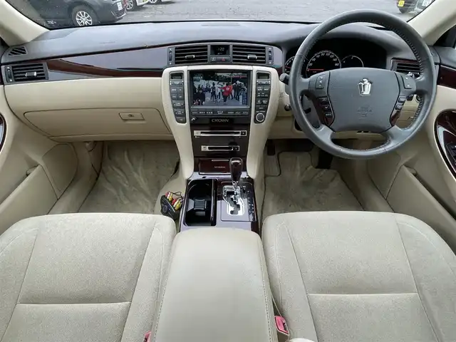 トヨタ クラウン ロイヤル RエクストラiFourQプレミア 青森県 2007(平19)年 7.4万km ホワイトパールクリスタルシャイン 4WD/純正HDDナビ/・フルセグTV/Am/FM/CD/MD/フォグランプ/コーナーセンサー/パワーシートD/N/純正フロアマット/クルーズコントロール/パーキングアシスト/横滑り防止機能/カーテンエアバッグ/AFS/オートライト/スペアキー/保証書/取扱説明書