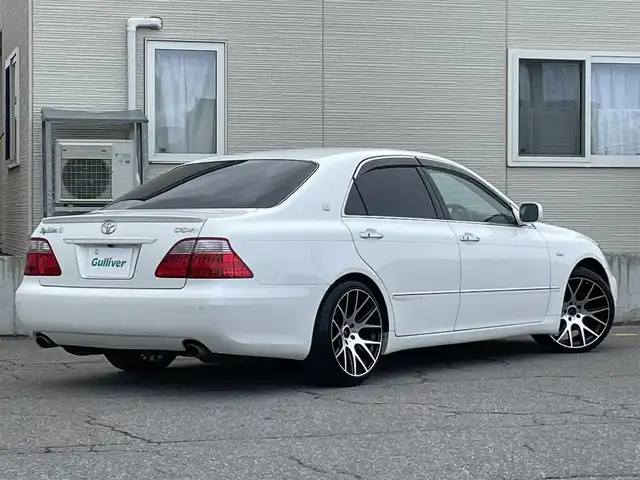 トヨタ クラウン ロイヤル RエクストラiFourQプレミア 青森県 2007(平19)年 7.4万km ホワイトパールクリスタルシャイン 4WD/純正HDDナビ/・フルセグTV/Am/FM/CD/MD/フォグランプ/コーナーセンサー/パワーシートD/N/純正フロアマット/クルーズコントロール/パーキングアシスト/横滑り防止機能/カーテンエアバッグ/AFS/オートライト/スペアキー/保証書/取扱説明書