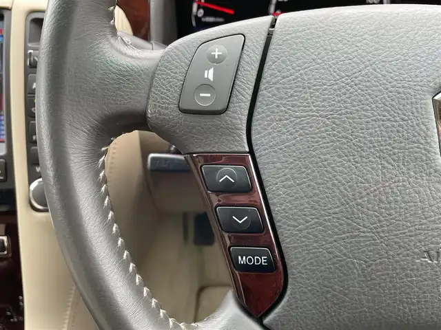 トヨタ クラウン ロイヤル RエクストラiFourQプレミア 青森県 2007(平19)年 7.4万km ホワイトパールクリスタルシャイン 4WD/純正HDDナビ/・フルセグTV/Am/FM/CD/MD/フォグランプ/コーナーセンサー/パワーシートD/N/純正フロアマット/クルーズコントロール/パーキングアシスト/横滑り防止機能/カーテンエアバッグ/AFS/オートライト/スペアキー/保証書/取扱説明書