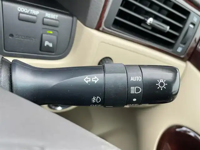 トヨタ クラウン ロイヤル RエクストラiFourQプレミア 青森県 2007(平19)年 7.4万km ホワイトパールクリスタルシャイン 4WD/純正HDDナビ/・フルセグTV/Am/FM/CD/MD/フォグランプ/コーナーセンサー/パワーシートD/N/純正フロアマット/クルーズコントロール/パーキングアシスト/横滑り防止機能/カーテンエアバッグ/AFS/オートライト/スペアキー/保証書/取扱説明書