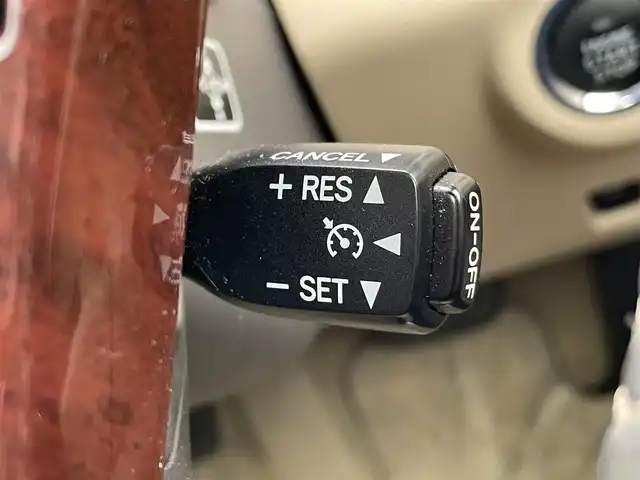 トヨタ クラウン ロイヤル RエクストラiFourQプレミア 青森県 2007(平19)年 7.4万km ホワイトパールクリスタルシャイン 4WD/純正HDDナビ/・フルセグTV/Am/FM/CD/MD/フォグランプ/コーナーセンサー/パワーシートD/N/純正フロアマット/クルーズコントロール/パーキングアシスト/横滑り防止機能/カーテンエアバッグ/AFS/オートライト/スペアキー/保証書/取扱説明書