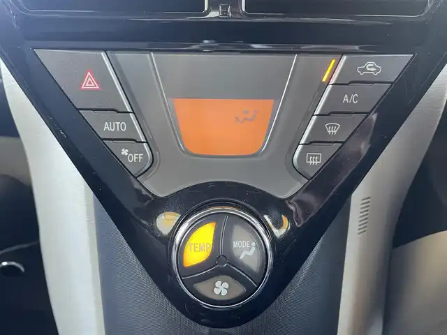 トヨタ ｉＱ 130G 和歌山県 2013(平25)年 8.1万km グレイッシュブルーメタリック 純正ナビ（FM/AM/CD/ワンセグTV/Bluetooth）/1300cc/車長300cm/フォグランプ/ETC/プッシュスタート/オートエアコン/ECOMODE/スペアキー/純正フロアマット/保証書/取扱説明書