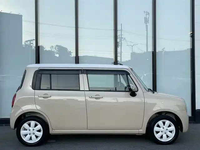 スズキ ラパン X 大阪府 2013(平25)年 5.3万km ベージュ 社外ナビ /・フルセグTV Bluetooth CD/DVD/バックカメラ /ETC  /アイドリングストップ /純正フロアマット /プッシュスタート /スマートキー /純正14インチスチール /ハロゲンヘッドライト/取説・保証書/スマートキー