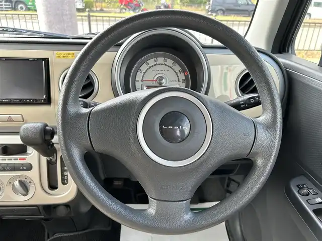 スズキ ラパン X 大阪府 2013(平25)年 5.3万km ベージュ 社外ナビ /・フルセグTV Bluetooth CD/DVD/バックカメラ /ETC  /アイドリングストップ /純正フロアマット /プッシュスタート /スマートキー /純正14インチスチール /ハロゲンヘッドライト/取説・保証書/スマートキー