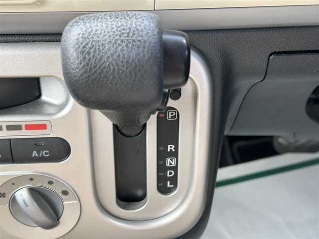 スズキ ラパン X 大阪府 2013(平25)年 5.3万km ベージュ 社外ナビ /・フルセグTV Bluetooth CD/DVD/バックカメラ /ETC  /アイドリングストップ /純正フロアマット /プッシュスタート /スマートキー /純正14インチスチール /ハロゲンヘッドライト/取説・保証書/スマートキー