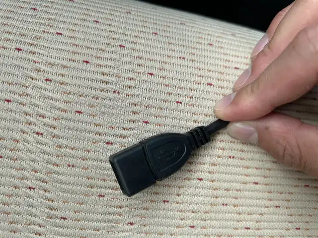 スズキ ラパン X 大阪府 2013(平25)年 5.3万km ベージュ 社外ナビ /・フルセグTV Bluetooth CD/DVD/バックカメラ /ETC  /アイドリングストップ /純正フロアマット /プッシュスタート /スマートキー /純正14インチスチール /ハロゲンヘッドライト/取説・保証書/スマートキー