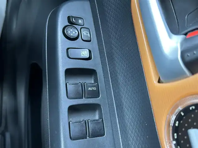 スズキ ラパン X 大阪府 2013(平25)年 5.3万km ベージュ 社外ナビ /・フルセグTV Bluetooth CD/DVD/バックカメラ /ETC  /アイドリングストップ /純正フロアマット /プッシュスタート /スマートキー /純正14インチスチール /ハロゲンヘッドライト/取説・保証書/スマートキー