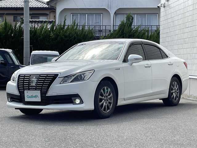 トヨタ クラウン ハイブリッド ロイヤルサルーン 山形県 2013(平25)年 12.2万km ホワイトパールクリスタルシャイン プッシュスタート/純正ナビ/フルセグTV/FM/AM/DVD/HDD/BT/クルーズコントロール/パワーシート前席/クリアランスソナー/電動格納ミラー/AUTOライト/フォグランプ/キセノンライト/ダブルエアバックサイド/EVモード/横滑り防止装置/盗難防止装置/ETC/スマートキー/取扱説明書