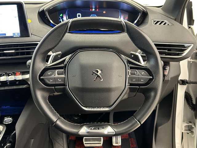 プジョー ５００８ GT ブルーHDi 岡山県 2019(令1)年 4.6万km ネイクルホワイト プジョー純正ナビ/パノラマビューカメラ/ファーストクラスパッケージ/Bluetooth/USB/アップルカープレイ/アンドライドオート/アクティブセーフティーブレーキ/レーンキープ/ブラインドスポットアシスト/パノラマガラスサンルーフ/ACC/パワーテールゲート/運転席パワーシート/ナッパレザーシート/シートヒーター/アンビエントライト/パヒュームディフューザー/オートライト/オートワイパー/パークアシスト/インテリジェントハイビーム/ドラレコ