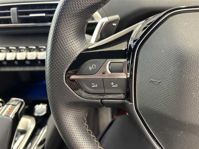 プジョー ５００８ GT ブルーHDi 岡山県 2019(令1)年 4.6万km ネイクルホワイト プジョー純正ナビ/パノラマビューカメラ/ファーストクラスパッケージ/Bluetooth/USB/アップルカープレイ/アンドライドオート/アクティブセーフティーブレーキ/レーンキープ/ブラインドスポットアシスト/パノラマガラスサンルーフ/ACC/パワーテールゲート/運転席パワーシート/ナッパレザーシート/シートヒーター/アンビエントライト/パヒュームディフューザー/オートライト/オートワイパー/パークアシスト/インテリジェントハイビーム/ドラレコ