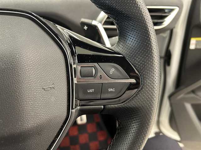 プジョー ５００８ GT ブルーHDi 岡山県 2019(令1)年 4.6万km ネイクルホワイト プジョー純正ナビ/パノラマビューカメラ/ファーストクラスパッケージ/Bluetooth/USB/アップルカープレイ/アンドライドオート/アクティブセーフティーブレーキ/レーンキープ/ブラインドスポットアシスト/パノラマガラスサンルーフ/ACC/パワーテールゲート/運転席パワーシート/ナッパレザーシート/シートヒーター/アンビエントライト/パヒュームディフューザー/オートライト/オートワイパー/パークアシスト/インテリジェントハイビーム/ドラレコ