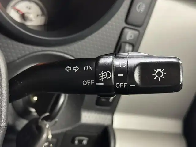 トヨタ ＦＪクルーザー オフロードパッケージ 三重県 2016(平28)年 4.5万km セメントグレーM/ホワイト ガソリン/パートタイム4WD（H2-H4-L4）/フロア5AT/純正 7インチナビ NSZT-W64T/（AM/FM/CD/DVD/SDREC/SD/TV/Bluetooth）/バックカメラ/ドライブレコーダー 前方/ETC/安全/・バックソナー/・SRS 前席サイドエアバッグ＆前後席カーテンシールドエアバッグ/・EBD付ABS/・社外カーセキュリティシステム/装備/・【OP】寒冷地仕様（ウインドシールドデアイサー、サイドステップ、リモコン大型ドアミラー（ヒーター付）、リヤフォグランプなど）/・【OP】クルーズコントロール/・【OP】フロントフォグランプ/・クロールコントロール/・ビルシュタイン製モノチューブ式ショックアブソーバー/・アクティブトラクションコントロール（A-TRAC）/・リヤデフロック/・マニュアルエアコン/・ステアリングスイッチ/・チルトステアリング/・リモコンキーx2/・保/取/ナビ取/など