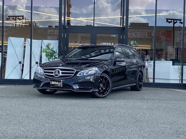メルセデス・ベンツ Ｅ３５０ ワゴン アバンギャルド 福岡県 2013(平25)年 11.1万km 黒 ・サンルーフ/・アダプティブクルーズコントロール/・純正ナビ/BT/USB/・バックカメラ/・黒革シート /・前席シートヒーター　/・前席パワーシート/・BSM/・フルセグTV/・ETC/・社外19AW/・保証書/・取扱説明書