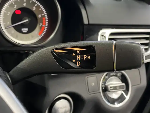メルセデス・ベンツ Ｅ３５０ ワゴン アバンギャルド 福岡県 2013(平25)年 11.1万km 黒 ・サンルーフ/・アダプティブクルーズコントロール/・純正ナビ/BT/USB/・バックカメラ/・黒革シート /・前席シートヒーター　/・前席パワーシート/・BSM/・フルセグTV/・ETC/・社外19AW/・保証書/・取扱説明書