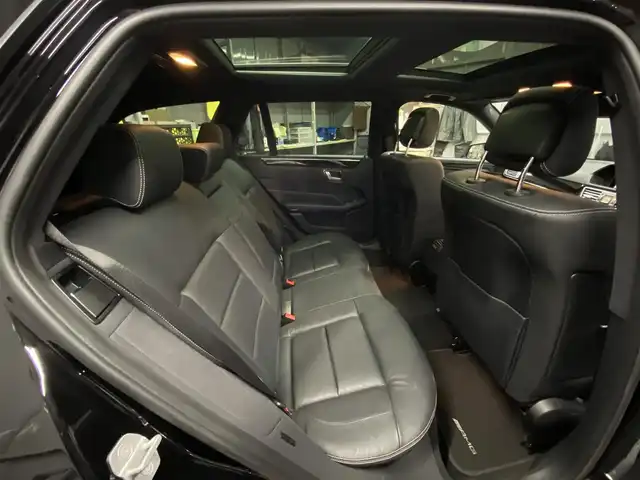 メルセデス・ベンツ Ｅ３５０ ワゴン アバンギャルド 福岡県 2013(平25)年 11.1万km 黒 ・サンルーフ/・アダプティブクルーズコントロール/・純正ナビ/BT/USB/・バックカメラ/・黒革シート /・前席シートヒーター　/・前席パワーシート/・BSM/・フルセグTV/・ETC/・社外19AW/・保証書/・取扱説明書
