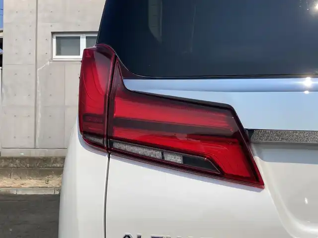 トヨタ アルファード S Cパッケージ 静岡県 2020(令2)年 7万km ホワイトパールクリスタルシャイン Toyota Safety Sense/純正メモリーナビ/　AM FM Bluetooth USB AppleCarPlay AndroidAuto/オプションCD・DVDプレイヤー/バックモニター/前方ドライブレコーダー/LEDオートヘッドランプ/シーケンシャルターンランプ/パワーシート(前席+2列目)/シートヒーター＆シートベンチレーション/両側パワースライドドア/前後方クリアランスソナー/純正18インチアルミホイール/ツインムーンルーフ/純正12.1インチフリップダウンモニター/ビルトインETC/ブラックレザーシート