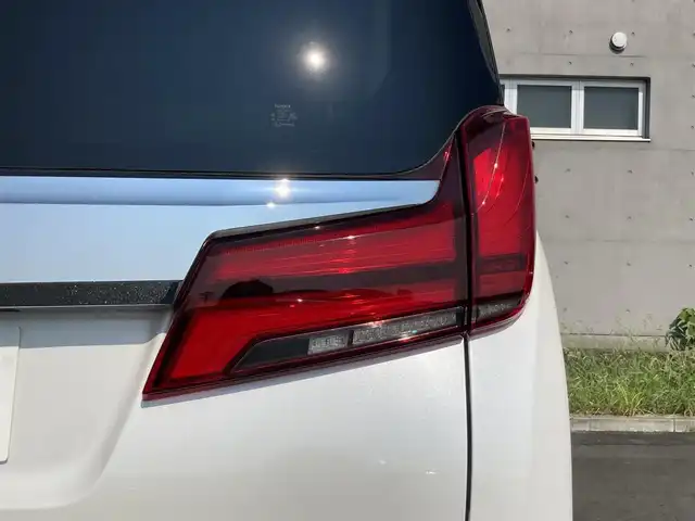 トヨタ アルファード S Cパッケージ 静岡県 2020(令2)年 7万km ホワイトパールクリスタルシャイン Toyota Safety Sense/純正メモリーナビ/　AM FM Bluetooth USB AppleCarPlay AndroidAuto/オプションCD・DVDプレイヤー/バックモニター/前方ドライブレコーダー/LEDオートヘッドランプ/シーケンシャルターンランプ/パワーシート(前席+2列目)/シートヒーター＆シートベンチレーション/両側パワースライドドア/前後方クリアランスソナー/純正18インチアルミホイール/ツインムーンルーフ/純正12.1インチフリップダウンモニター/ビルトインETC/ブラックレザーシート