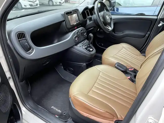 フィアット パンダ イージー 福岡県 2017(平29)年 5.3万km アイボリー 社外ナビ/（AM/FM/CD/DVD/SD/USB/Bluetooth/フルセグTV）/トラクションコントロール/アイドリングストップ/ETC/ドライブレコーダー前（SD有り）/フォグランプ/バックカメラ/純正アルミホイール/純正フロアマット/保証書/取扱説明書