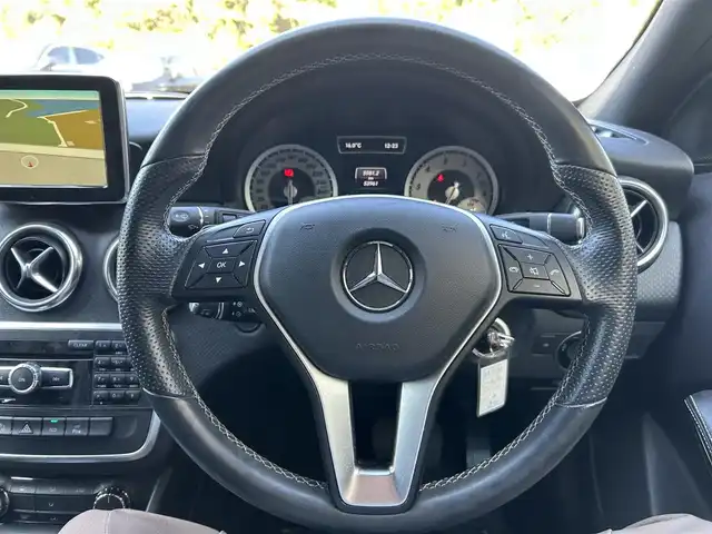 メルセデス・ベンツ Ａ１８０ 大阪府 2013(平25)年 5.4万km ユニバースブルー 純正ナビ/TV/バックカメラ/純正17インチAW/HIDヘッドライト/クリアランスソナー/ブラインドスポット/ACC/パドルシフト/ハーフ革/ETC/ドラレコ