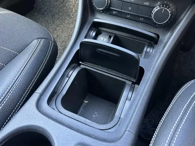 メルセデス・ベンツ Ａ１８０ 大阪府 2013(平25)年 5.4万km ユニバースブルー 純正ナビ/TV/バックカメラ/純正17インチAW/HIDヘッドライト/クリアランスソナー/ブラインドスポット/ACC/パドルシフト/ハーフ革/ETC/ドラレコ