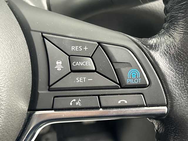 日産 エクストレイル 鹿児島県 2018(平30)年 5.2万km ダイヤモンドブラック 純正ナビ/（フルセグ/Bluetooth/CD/DVD）　/アラウンドビューモニター　/プロパイロット　/デジタルインナーミラー　/パワースライドドア　/ブラインドスポットモニター　/シートヒーター　/オートホールド　/カプロンシート　/電動パーキング　/ＥＴＣ/プッシュスタートボタン/パワーバックドア/アイドリングストップ/保証書/取扱説明書