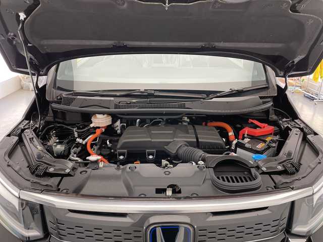 ホンダ ステップワゴン スパーダ eHEV プレミアムライン 長野県 2025(令7)年 0.1千km クリスタルブラックパール ホンダセンシング/・クルーズコントロール（追従あり）/・衝突被害軽減システム/・レーンキープアシスト/・クリアランスソナー/両側パワースライドドア/電動リアゲート/マルチビューカメラシステム（ナビなし）/パドルシフト/シートヒーター（前席）/2列目オットマン/2列目サンシェード/電動パーキングブレーキ/オートホールド/LEDヘッドライト/オートマチックハイビーム/フォグランプ/17インチ純正アルミホイール/スマートキー