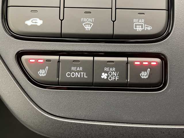 ホンダ ステップワゴン スパーダ eHEV プレミアムライン 長野県 2025(令7)年 0.1千km クリスタルブラックパール ホンダセンシング/・クルーズコントロール（追従あり）/・衝突被害軽減システム/・レーンキープアシスト/・クリアランスソナー/両側パワースライドドア/電動リアゲート/マルチビューカメラシステム（ナビなし）/パドルシフト/シートヒーター（前席）/2列目オットマン/2列目サンシェード/電動パーキングブレーキ/オートホールド/LEDヘッドライト/オートマチックハイビーム/フォグランプ/17インチ純正アルミホイール/スマートキー