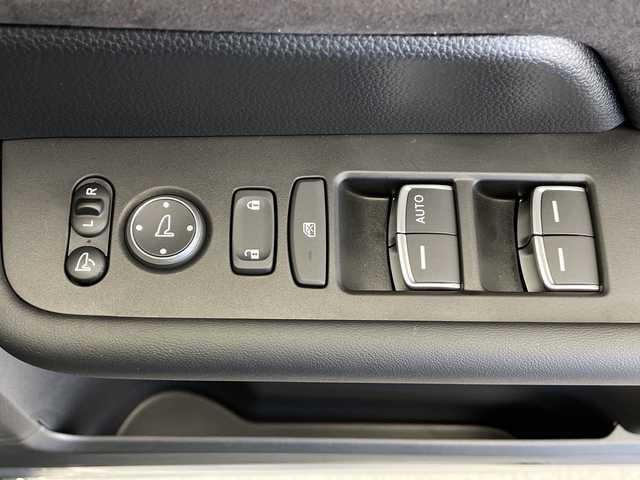 ホンダ ステップワゴン スパーダ eHEV プレミアムライン 長野県 2025(令7)年 0.1千km クリスタルブラックパール ホンダセンシング/・クルーズコントロール（追従あり）/・衝突被害軽減システム/・レーンキープアシスト/・クリアランスソナー/両側パワースライドドア/電動リアゲート/マルチビューカメラシステム（ナビなし）/パドルシフト/シートヒーター（前席）/2列目オットマン/2列目サンシェード/電動パーキングブレーキ/オートホールド/LEDヘッドライト/オートマチックハイビーム/フォグランプ/17インチ純正アルミホイール/スマートキー