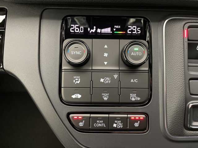 ホンダ ステップワゴン スパーダ eHEV プレミアムライン 長野県 2025(令7)年 0.1千km クリスタルブラックパール ホンダセンシング/・クルーズコントロール（追従あり）/・衝突被害軽減システム/・レーンキープアシスト/・クリアランスソナー/両側パワースライドドア/電動リアゲート/マルチビューカメラシステム（ナビなし）/パドルシフト/シートヒーター（前席）/2列目オットマン/2列目サンシェード/電動パーキングブレーキ/オートホールド/LEDヘッドライト/オートマチックハイビーム/フォグランプ/17インチ純正アルミホイール/スマートキー