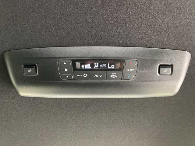 ホンダ ステップワゴン スパーダ eHEV プレミアムライン 長野県 2025(令7)年 0.1千km クリスタルブラックパール ホンダセンシング/・クルーズコントロール（追従あり）/・衝突被害軽減システム/・レーンキープアシスト/・クリアランスソナー/両側パワースライドドア/電動リアゲート/マルチビューカメラシステム（ナビなし）/パドルシフト/シートヒーター（前席）/2列目オットマン/2列目サンシェード/電動パーキングブレーキ/オートホールド/LEDヘッドライト/オートマチックハイビーム/フォグランプ/17インチ純正アルミホイール/スマートキー