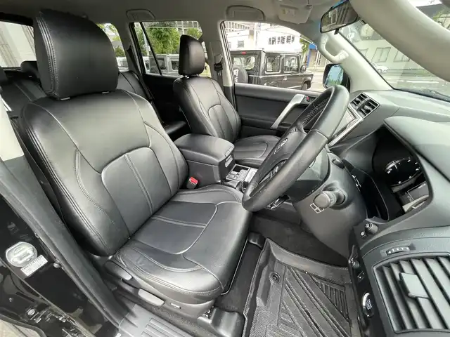 トヨタ ランドクルーザー プラド TX 道央・札幌 2018(平30)年 6.8万km ブラック ・４WD/・衝突軽減ブレーキ/・寒冷地仕様/・純正SDナビ/　CD＆DVD＆BT＆TV/・バックカメラ/・コーナーセンサー/・レーンキープアシスト/・ダウンヒルアシスト/・レーダークルーズコントロール/・ワイパー熱線/・ディーゼルターボ/・純正ドライブレコ―ダー/・エンジンスターター/・プッシュスタート/・スマートキー/・オートエアコン/・オートライト/・電動格納ミラー/・MT付きAT/・ビルトインETC/・社外フロアマット/・ドアバイザー/・ウィンカーミラー/・フォグライト/・LEDヘッドライト