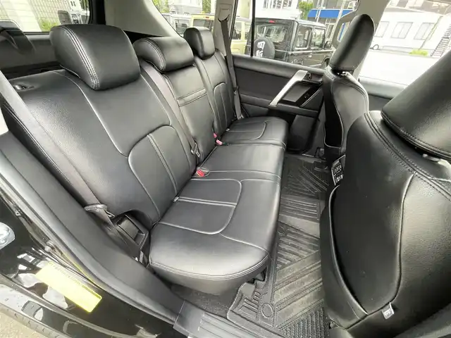 トヨタ ランドクルーザー プラド TX 道央・札幌 2018(平30)年 6.8万km ブラック ・４WD/・衝突軽減ブレーキ/・寒冷地仕様/・純正SDナビ/　CD＆DVD＆BT＆TV/・バックカメラ/・コーナーセンサー/・レーンキープアシスト/・ダウンヒルアシスト/・レーダークルーズコントロール/・ワイパー熱線/・ディーゼルターボ/・純正ドライブレコ―ダー/・エンジンスターター/・プッシュスタート/・スマートキー/・オートエアコン/・オートライト/・電動格納ミラー/・MT付きAT/・ビルトインETC/・社外フロアマット/・ドアバイザー/・ウィンカーミラー/・フォグライト/・LEDヘッドライト