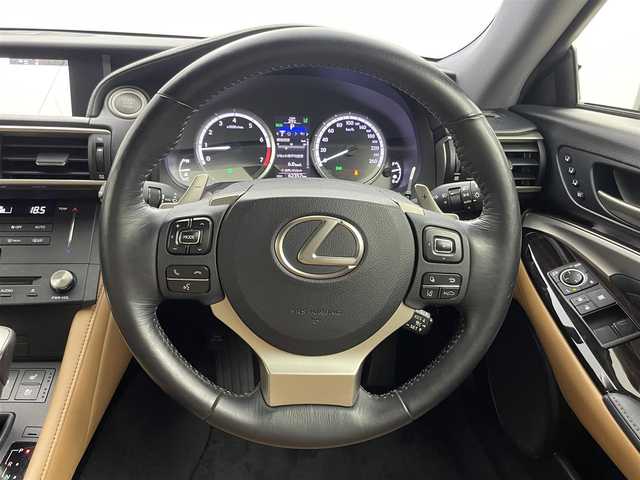 レクサス ＲＣ 350 バージョンL 埼玉県 2015(平27)年 6.3万km スターライトブラックガラスフレーク 純正メモリナビ/ CD DVD Bluetooth フルセグTV/プリクラッシュセーフティシステムセット/・プリクラッシュセーフティシステム/・レーダークルーズコントロール/ブラインドスポットモニター/バックカメラ/LEDオートライト/オートマチックハイビーム/スマートキー/ETC/レザーシート/前席パワーシート/前席シートヒーター /前席エアーシート/メモリーシート/前後クリアランスソナー/プッシュスタート/電格ミラー/ウィンカーミラー/ステアリングスイッチ/ステアリングヒーター/純正18インチアルミホイール