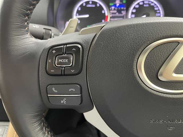 レクサス ＲＣ 350 バージョンL 埼玉県 2015(平27)年 6.3万km スターライトブラックガラスフレーク 純正メモリナビ/ CD DVD Bluetooth フルセグTV/プリクラッシュセーフティシステムセット/・プリクラッシュセーフティシステム/・レーダークルーズコントロール/ブラインドスポットモニター/バックカメラ/LEDオートライト/オートマチックハイビーム/スマートキー/ETC/レザーシート/前席パワーシート/前席シートヒーター /前席エアーシート/メモリーシート/前後クリアランスソナー/プッシュスタート/電格ミラー/ウィンカーミラー/ステアリングスイッチ/ステアリングヒーター/純正18インチアルミホイール