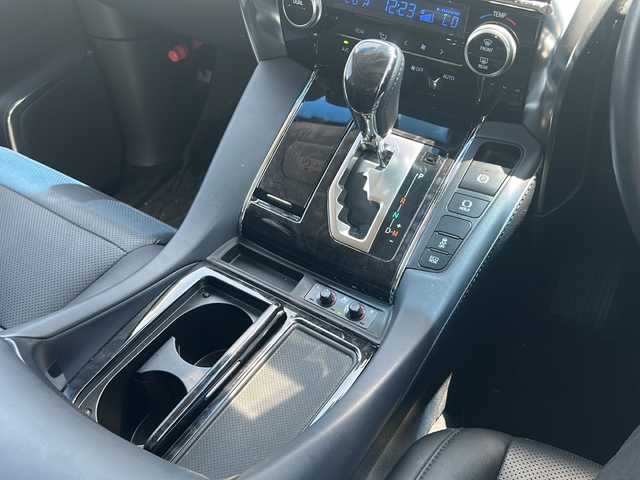 トヨタ アルファード S Cパッケージ 岐阜県 2019(令1)年 6万km ブラック 純正メーカーOPディスプレイオーディオナビ/純正リアフリップダウンモニター/バックカメラ/ビルトインETC/両側パワースライドドア/パワーバックドア/シートヒーター　ベンチレーション/前後ドライブレコーダー/トヨタセーフティセンス/スマートキー