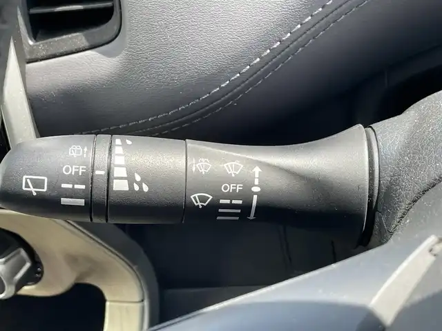 日産 セレナ e－パワー ハイウェイスター V 長崎県 2020(令2)年 11.1万km ブリリアントホワイトパール 純１０型ナビ　/・フルセグ/・DVD/・Bluetooth/・Blu-RAY対応/純フリップダウンモニター　/防水シート車　/アラウンドビューモニター/両側パワースライドドア/オートダブルエアコン　/ドライブモードセレクト/純正１６インチアルミ　/ＢＳＭ　/ＬＤＡ　/エマージェンシーブレーキ　/クルーズコントロール　/ステアリングスイッチ　/電格ミラー/ステアリングリモコン/シートバックテーブル/リアサンシェード/スマートキー/プッシュスタート/ETC/取説