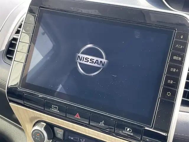 日産 セレナ e－パワー ハイウェイスター V 長崎県 2020(令2)年 11.1万km ブリリアントホワイトパール 純１０型ナビ　/・フルセグ/・DVD/・Bluetooth/・Blu-RAY対応/純フリップダウンモニター　/防水シート車　/アラウンドビューモニター/両側パワースライドドア/オートダブルエアコン　/ドライブモードセレクト/純正１６インチアルミ　/ＢＳＭ　/ＬＤＡ　/エマージェンシーブレーキ　/クルーズコントロール　/ステアリングスイッチ　/電格ミラー/ステアリングリモコン/シートバックテーブル/リアサンシェード/スマートキー/プッシュスタート/ETC/取説