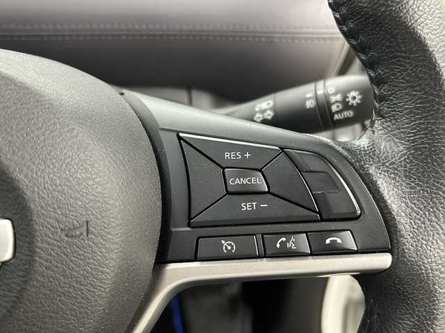 日産 セレナ e－パワー ハイウェイスター V 長崎県 2020(令2)年 11.1万km ブリリアントホワイトパール 純正１０型ナビ　/・フルセグ/・DVD/・Bluetooth/・Blu-RAY対応/純フリップダウンモニター　/防水シート車　/アラウンドビューモニター/両側パワースライドドア/オートダブルエアコン　/ドライブモードセレクト/純正１６インチアルミ　/ＢＳＭ　/ＬＤＡ　/エマージェンシーブレーキ　/クルーズコントロール　/ステアリングスイッチ　/電格ミラー/ステアリングリモコン/シートバックテーブル/リアサンシェード/スマートキー/プッシュスタート/ETC/取説