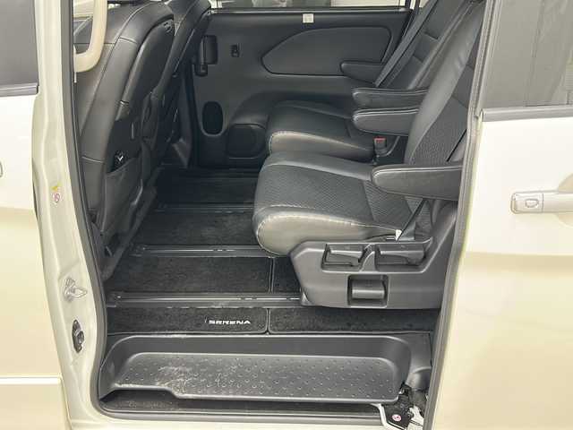 日産 セレナ e－パワー ハイウェイスター V 長崎県 2020(令2)年 11.1万km ブリリアントホワイトパール 純正１０型ナビ　/・フルセグ/・DVD/・Bluetooth/・Blu-RAY対応/純フリップダウンモニター　/防水シート車　/アラウンドビューモニター/両側パワースライドドア/オートダブルエアコン　/ドライブモードセレクト/純正１６インチアルミ　/ＢＳＭ　/ＬＤＡ　/エマージェンシーブレーキ　/クルーズコントロール　/ステアリングスイッチ　/電格ミラー/ステアリングリモコン/シートバックテーブル/リアサンシェード/スマートキー/プッシュスタート/ETC/取説