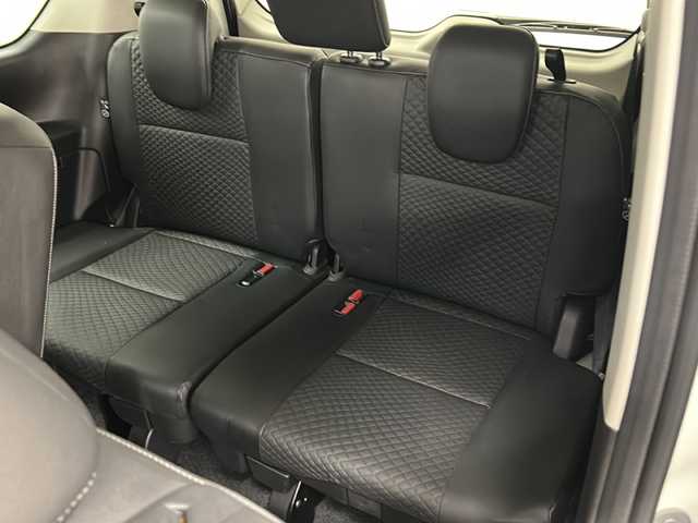 日産 セレナ e－パワー ハイウェイスター V 長崎県 2020(令2)年 11.1万km ブリリアントホワイトパール 純正１０型ナビ　/・フルセグ/・DVD/・Bluetooth/・Blu-RAY対応/純フリップダウンモニター　/防水シート車　/アラウンドビューモニター/両側パワースライドドア/オートダブルエアコン　/ドライブモードセレクト/純正１６インチアルミ　/ＢＳＭ　/ＬＤＡ　/エマージェンシーブレーキ　/クルーズコントロール　/ステアリングスイッチ　/電格ミラー/ステアリングリモコン/シートバックテーブル/リアサンシェード/スマートキー/プッシュスタート/ETC/取説