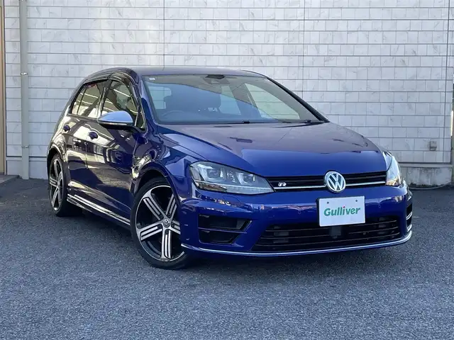 フォルクスワーゲン ゴルフ Ｒ 大分県 2014(平26)年 10.4万km 青 革シート/純正ナビ/　Bluetooth/フルセグ/ラジオ/CD/ACC/LKA/Traffic Assist/スタティックコーナリングライト/ダイナミックコーナリングライト/ダイナミックライトアシスト/Rear Assist/後方死角検知機能Fatigue Detection System/オプティカルパーキングシステム/リヤトラフィックアラート/Front Assist/プロアクティブ・オキュパント・プロテクション/パワーシート（運転席）/シートヒーター（運転席/助手席）/電動格納ミラー/USB端子/ETC