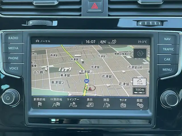 フォルクスワーゲン ゴルフ Ｒ 大分県 2014(平26)年 10.4万km 青 革シート/純正ナビ/　Bluetooth/フルセグ/ラジオ/CD/ACC/LKA/Traffic Assist/スタティックコーナリングライト/ダイナミックコーナリングライト/ダイナミックライトアシスト/Rear Assist/後方死角検知機能Fatigue Detection System/オプティカルパーキングシステム/リヤトラフィックアラート/Front Assist/プロアクティブ・オキュパント・プロテクション/パワーシート（運転席）/シートヒーター（運転席/助手席）/電動格納ミラー/USB端子/ETC