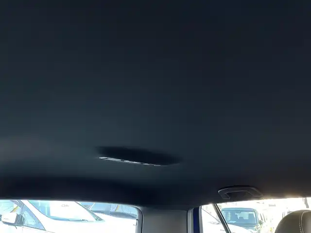 フォルクスワーゲン ゴルフ Ｒ 大分県 2014(平26)年 10.4万km 青 革シート/純正ナビ/　Bluetooth/フルセグ/ラジオ/CD/ACC/LKA/Traffic Assist/スタティックコーナリングライト/ダイナミックコーナリングライト/ダイナミックライトアシスト/Rear Assist/後方死角検知機能Fatigue Detection System/オプティカルパーキングシステム/リヤトラフィックアラート/Front Assist/プロアクティブ・オキュパント・プロテクション/パワーシート（運転席）/シートヒーター（運転席/助手席）/電動格納ミラー/USB端子/ETC