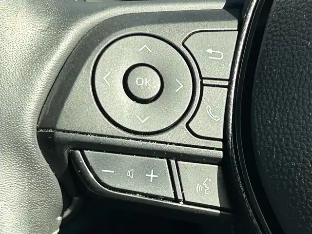 トヨタ カローラツーリング ハイブリッド ダブルバイビー 大阪府 2021(令3)年 4.7万km スパークリングブラックパールクリスタルシャイン トヨタセーフティセンス/・アダプティクブクルーズコントロール/・プリクラッシュセーフティー/・レーントレーシングアシスト/・クリアランスソナー/・オートマチックハイビーム/・ロードサインアシスト/純正9インチナビ/・Bluetooth/CD/DVD/AppleCarPlay/ラジオ/　Miracast/AndroidAuto/主要装備/・バックカメラ/・ブラインドスポットモニター/・ヘッドアップディスプレイ/・オートホールド/・ステアリングヒーター/・ステアリングリモコン/・TOMSエアロ（フロント・サイド・リアアンダー・マフラー有）/・ドライブレコーダー/・ETC2.0